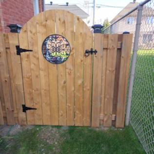 A Secure Back Yard With Elegance